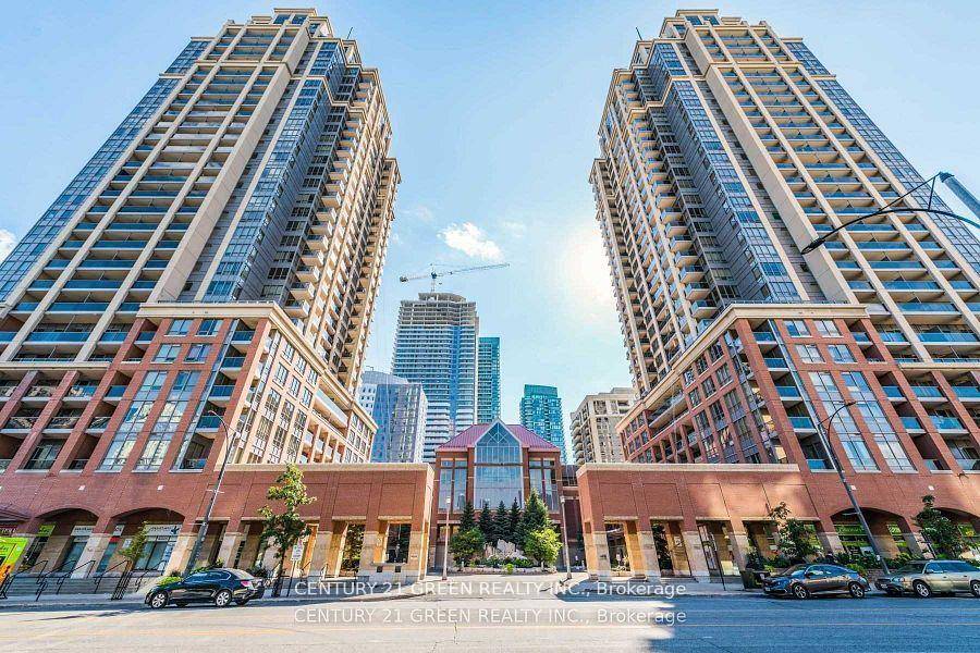 Spacious 2 bedroom Unit offers Great View in a luxury condo situated in the heart of City Centre, Mississauga Open balcony with a spectacular view.