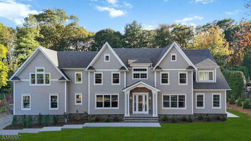 Opportunities like this are increasingly hard to find in Bergen County.