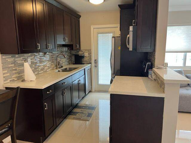 Stunning Modern 1 Bedroom home in the heart of Downtown Boca Raton.