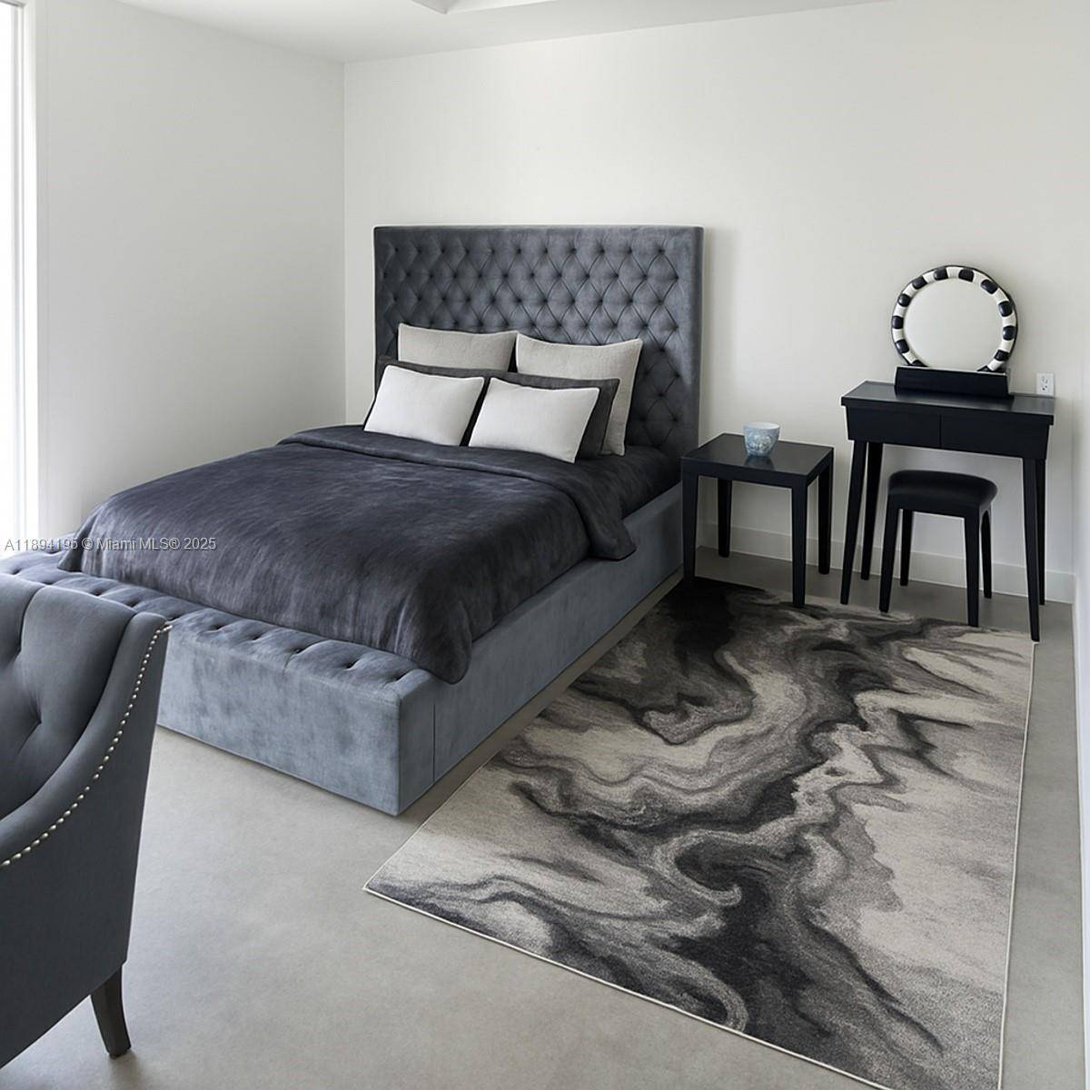 Fantastic location in the heart of Downtown Miami, located just a few blocks from the Metro Mover, Miami Riverfront, Bayfront Park and Bayside Market, Miami Worldcenter and famous Casey Center.