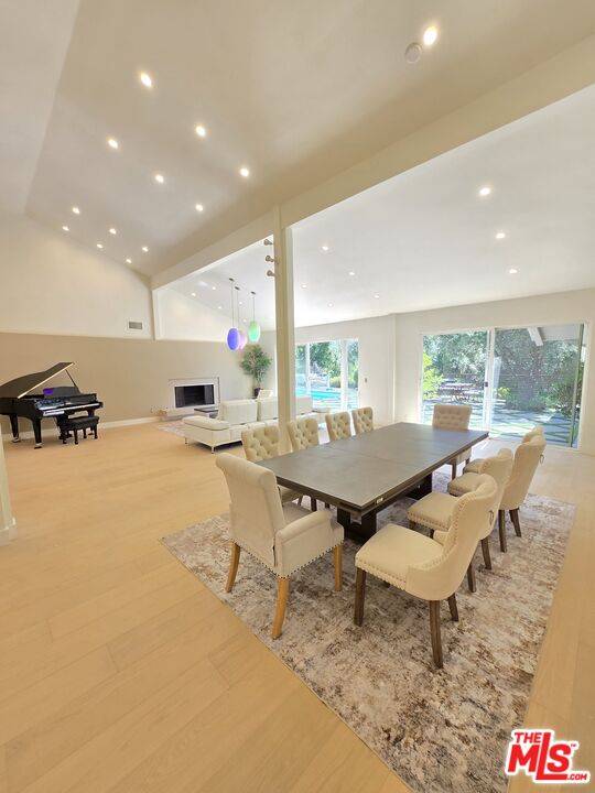 16544   Park Lane Cir 4BR Brentwood La