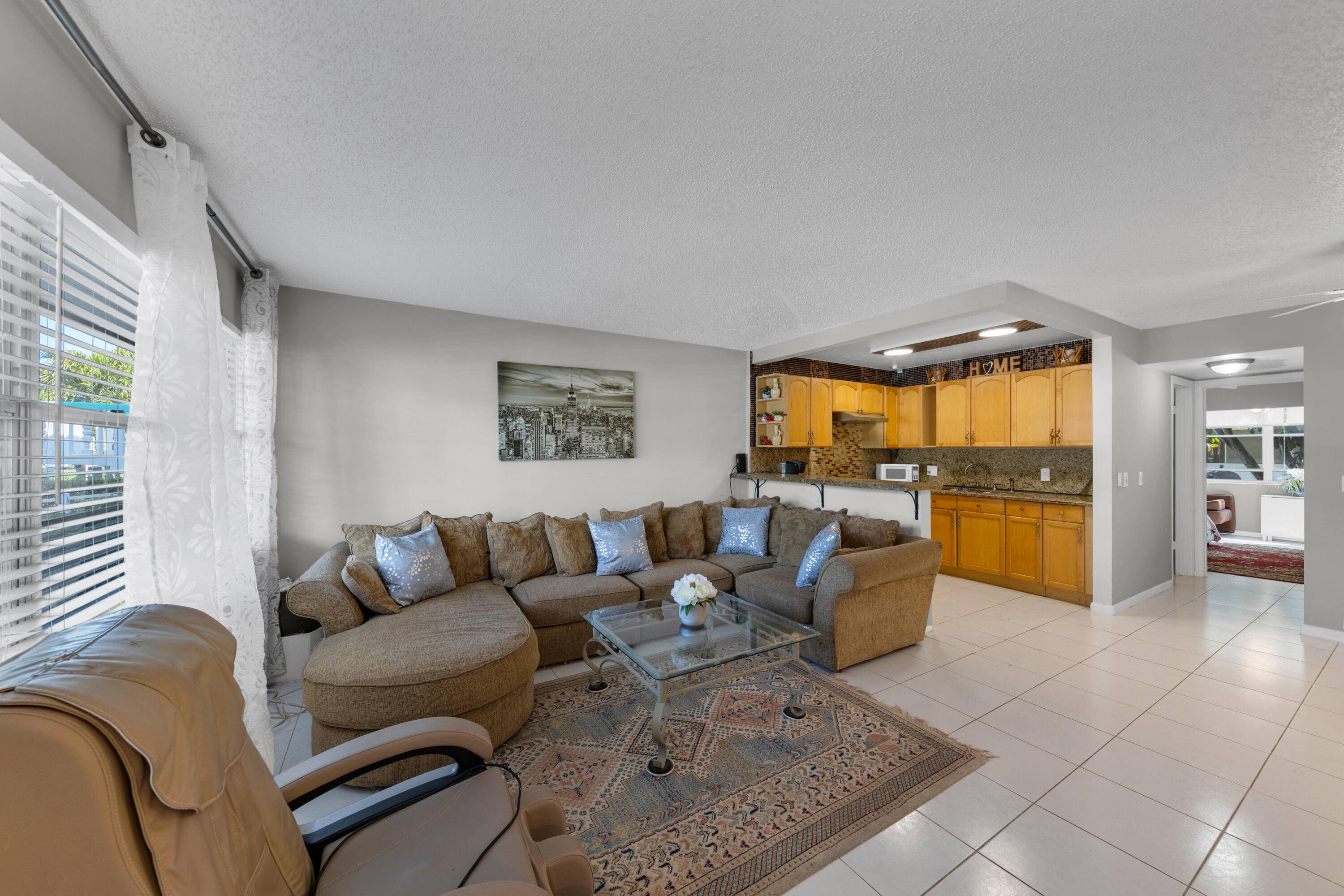 1 bedroom, 1 bathroom updated and ready to occupy condo in desirable 55 active community featuring heated pool, gazebo, BBQ, tennis courts, pickleball, exercise room, library room, bocce ball, shuffleboard, ...