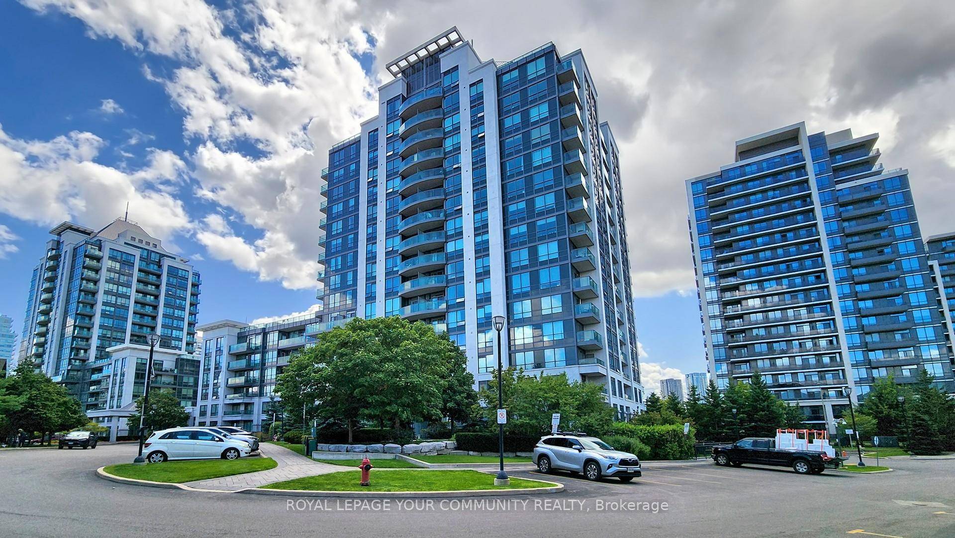 Dont Miss Out on This Bright amp ; Spacious 1 Bedroom Unit in Prestigious Beverley Glen !