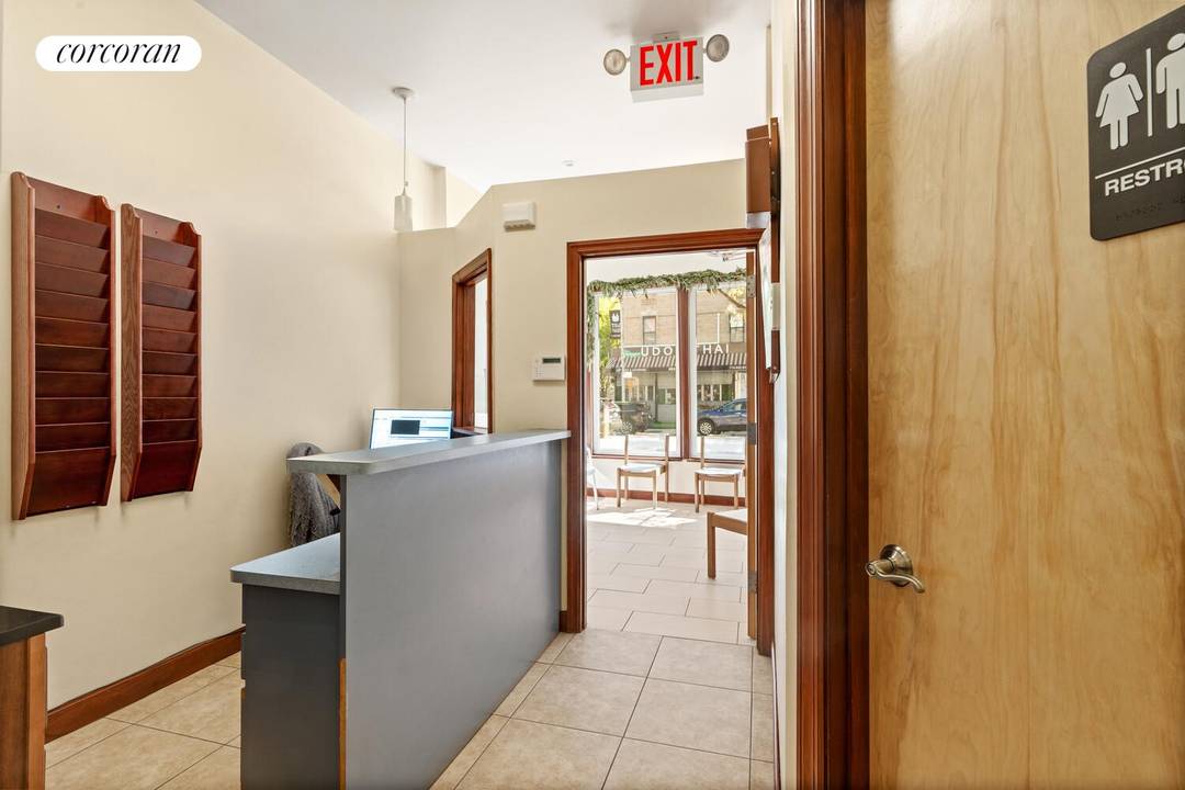 692 Washington Avenue presents a rare opportunity to acquire a fully renovated mixed use property in the heart of Prospect Heights, Brooklyn.