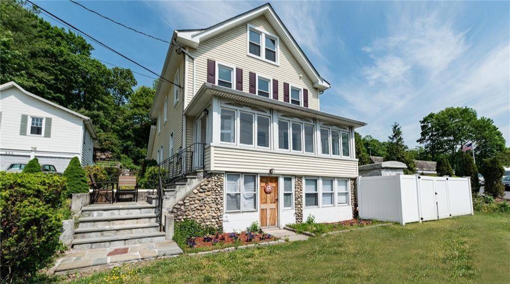 Welcome to this beautifully renovated 4 bed, 1bath apartment in the heart of Millwood.