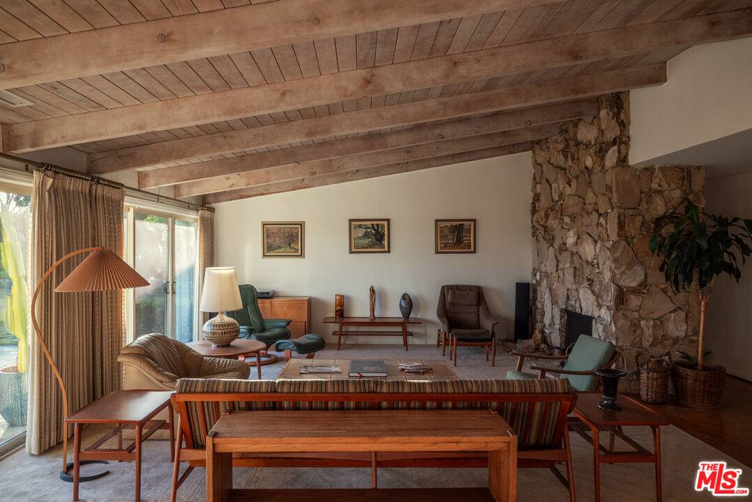 2701 Lake Hollywood Dr 4BR Hollywood Hills East La