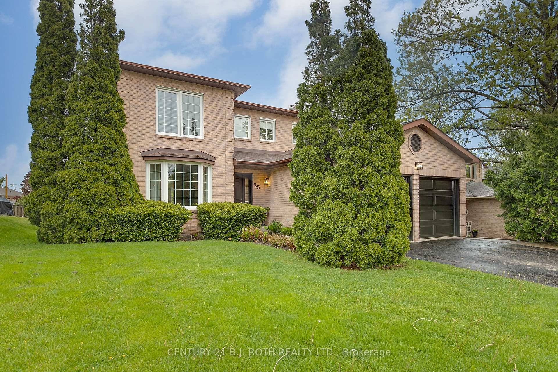 Welcome to 25 Keats Dr. This large family home boasts 4 bedrooms, 2.