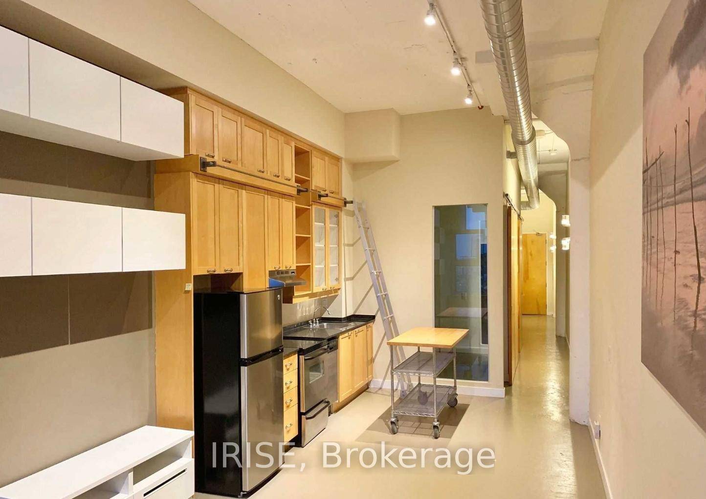 Beautiful contempory loft available aug 1 at the Merchandise building.