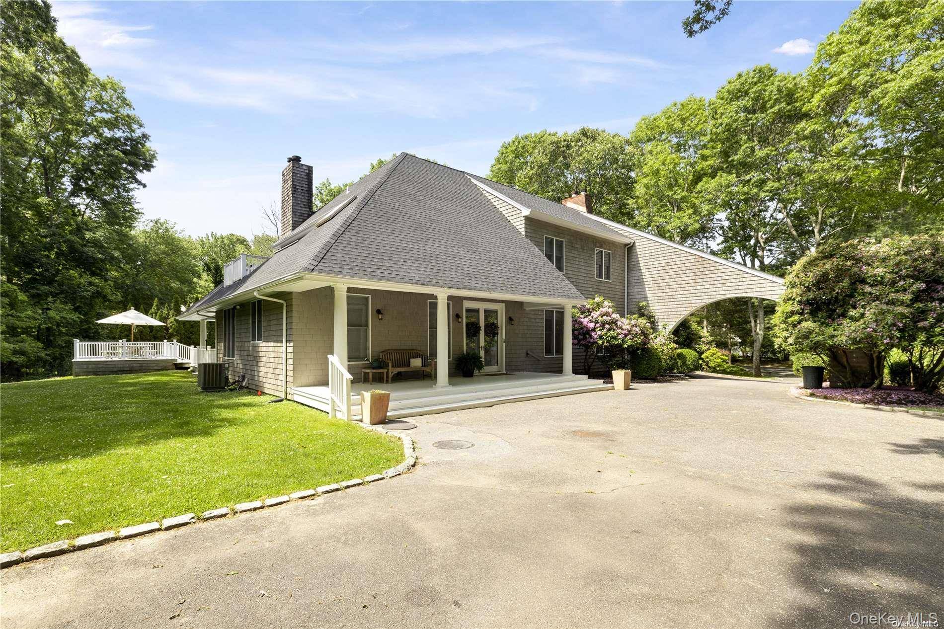 Your Dream Hamptons Escape Awaits !