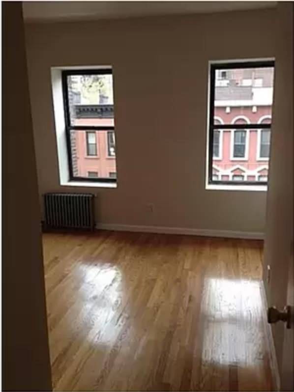 Prime Lexington Ave near central parksee video of actual unitWILL BE PAINTED AND CLEANEDtrue 3 BR perfect for sharesExtremely NATURALLY BRIGHT with TONS OF WINDOWS !