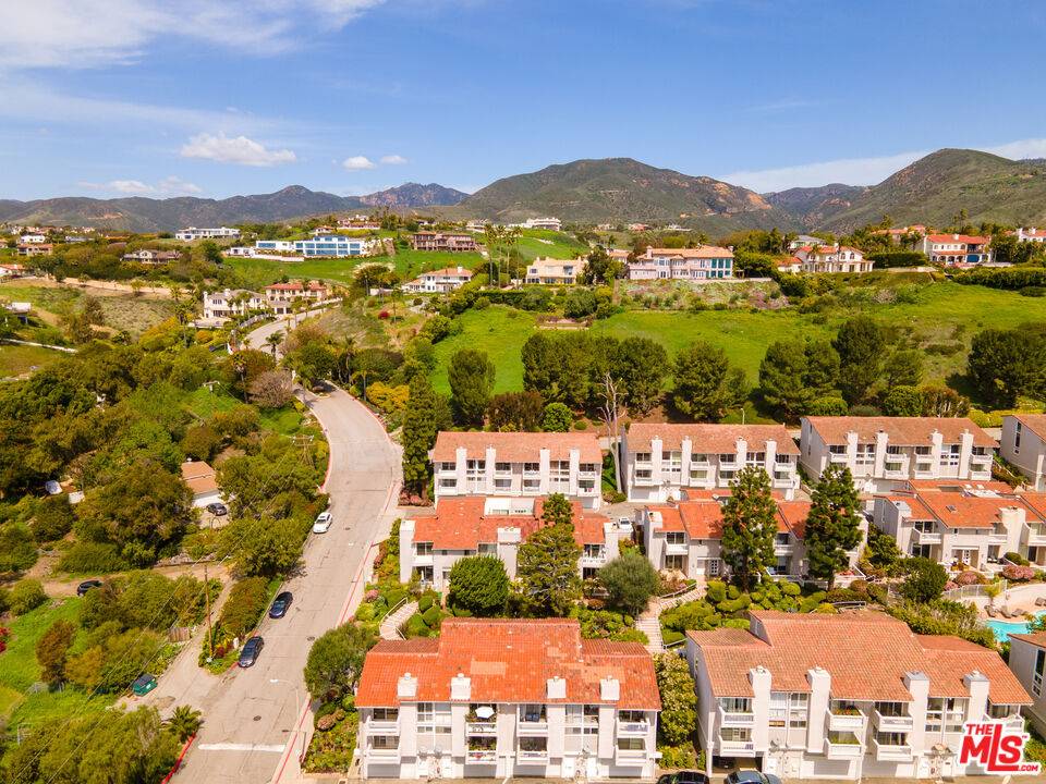 28288 Rey De Copas Ln 2BR Malibu La