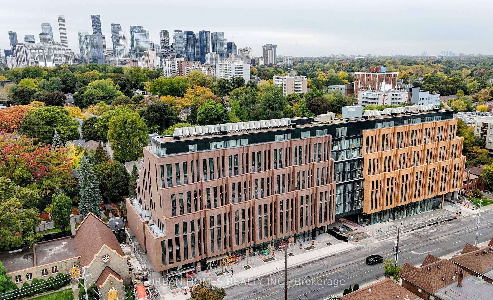 Experience elevated living at Leaside Common, a brand new luxury residence in the heart of Leaside.