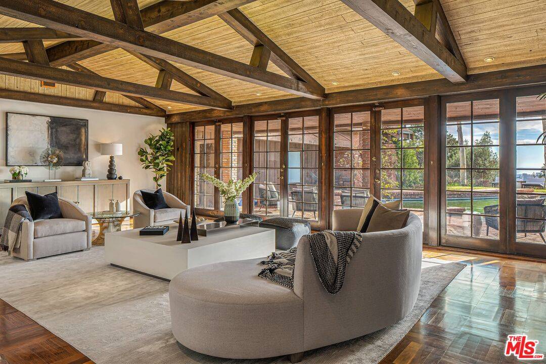 1355   Beverly Estates Dr Beverly Hills Flats LA