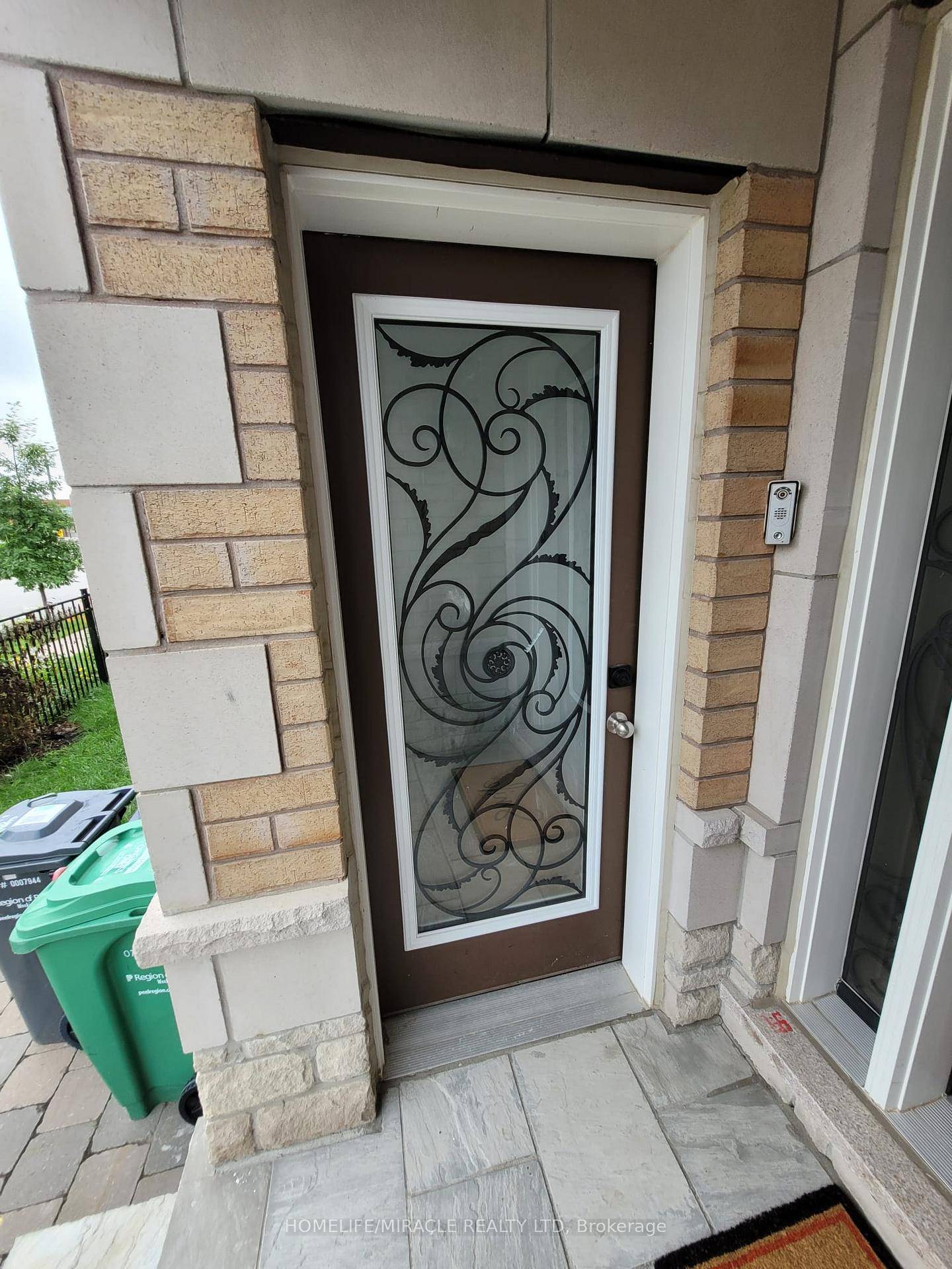 Stunning LEGAL basement apartment with rare 9 feet ceiling, Situated at corner lot home for good sunlight, Spacious 1 Bedroom with closet, Separate laundry, 5 Minutes to bus stop, Peaceful, ...