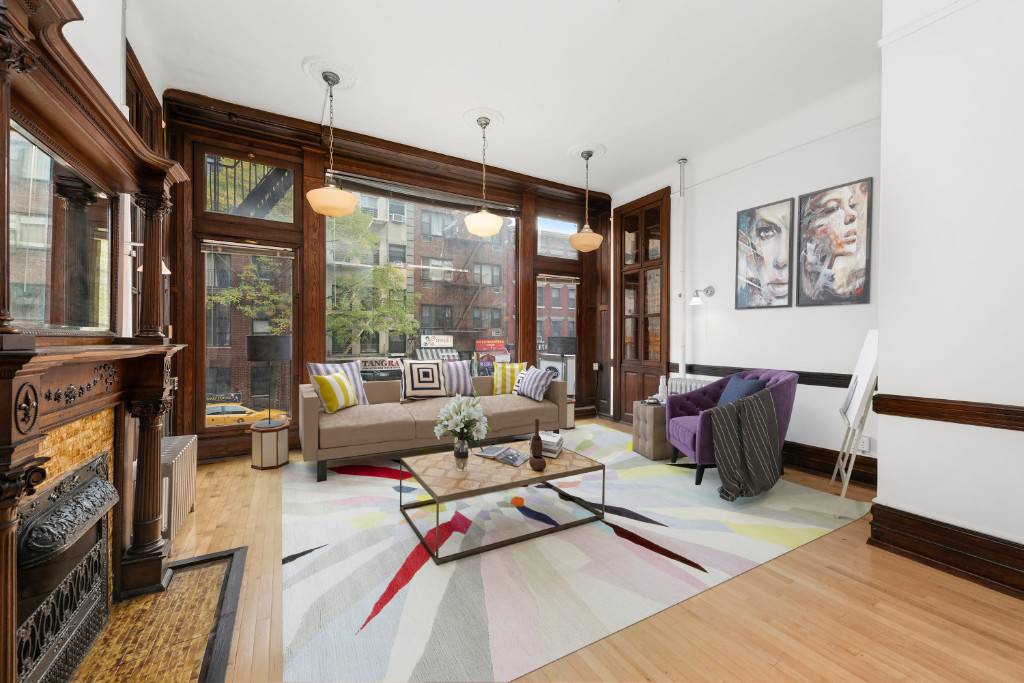 1200 SF Full Floor Live Work Loft with 12' Ceilings and Floor to Ceiling WindowsThis full floor loft features soaring 12 ceilings, floor to ceiling windows, east exposure, sun drenched, ...