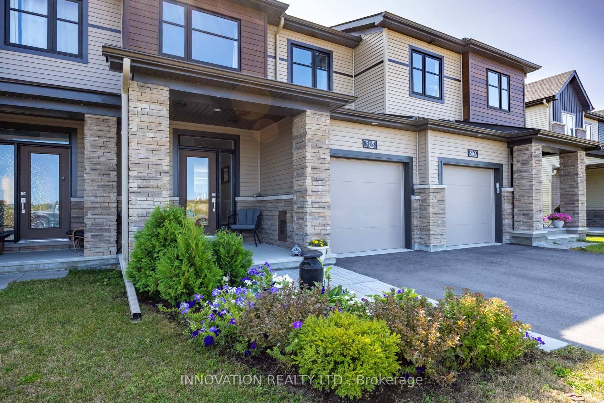 Welcome to 505 Moyard Drive in the highly desirable community of Half Moon Bay, Barrhaven.