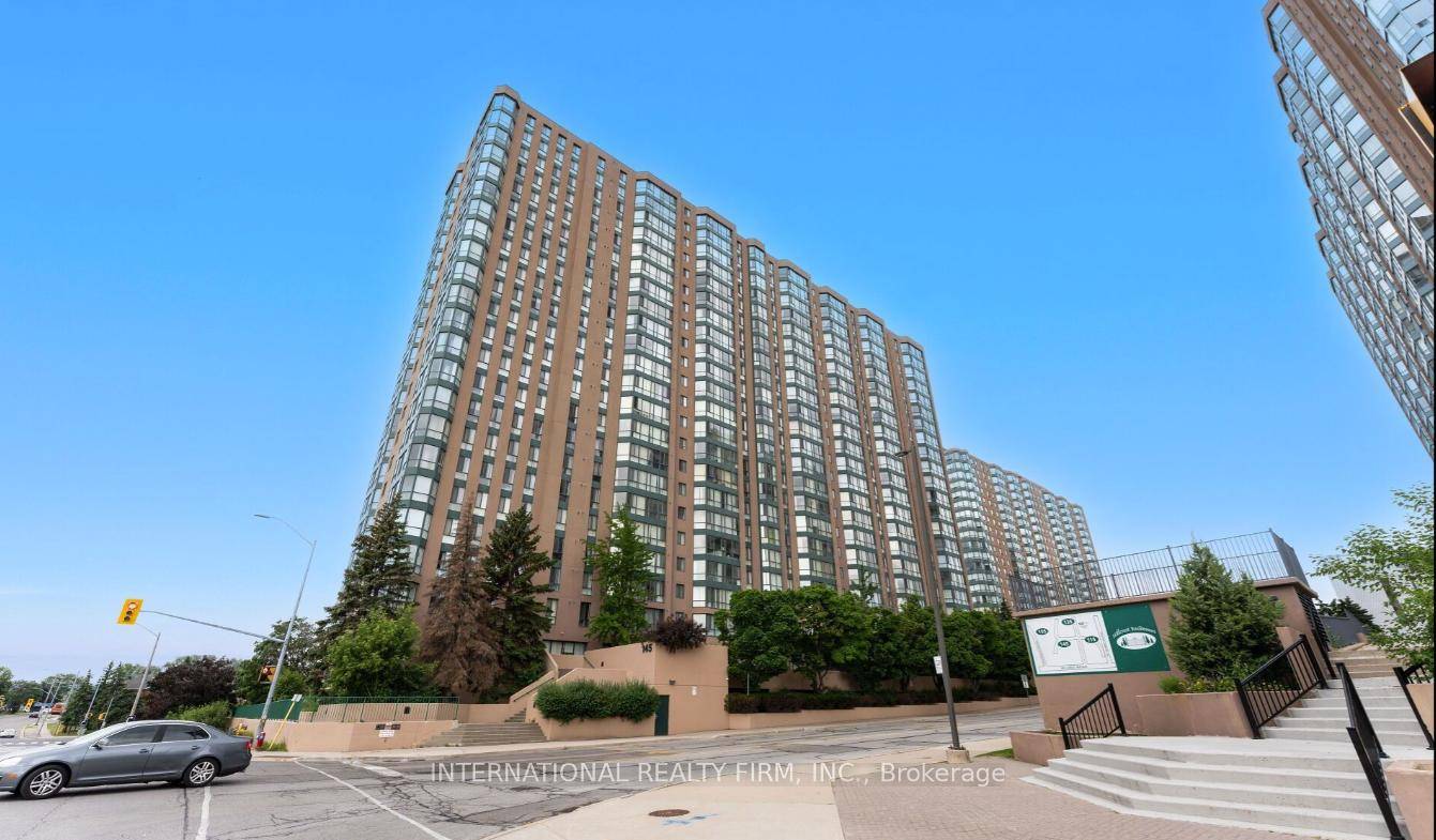 Welcome to this beautifully renovated, turnkey condo located at the vibrant intersection of Hurontario and Dundas.