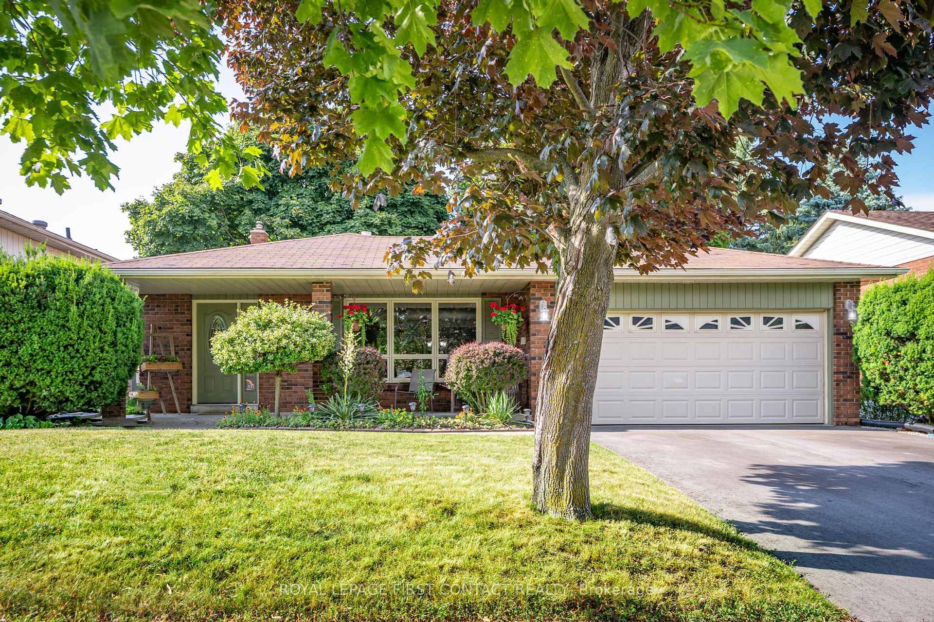 PRIME LOCATION ALLANDALE HEIGHTS !