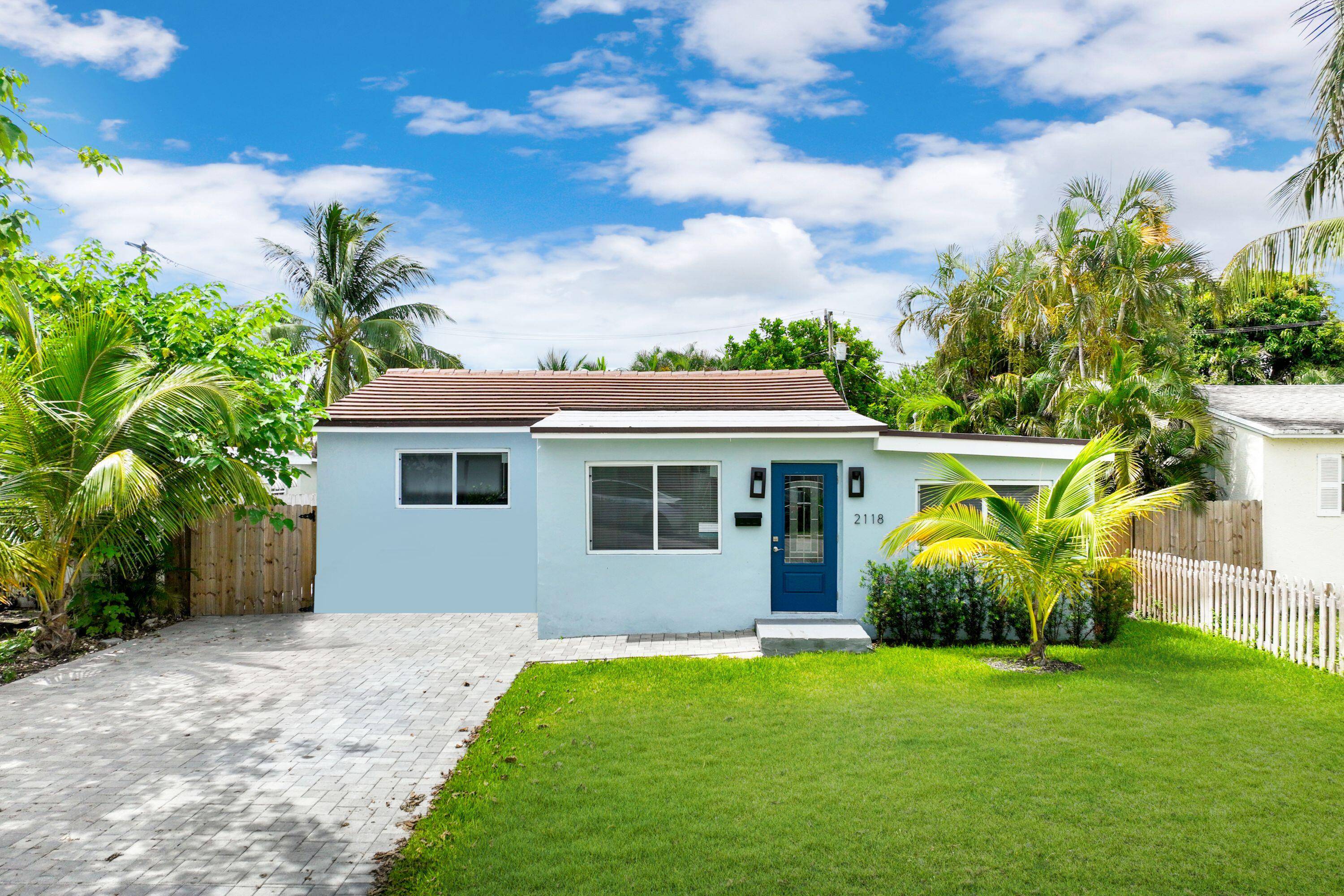 WONDERFUL OPPORTUNITY TO LIVE CLOSE TO THE HOLLYWOOD BOARDWALK AND DOWNTOWN.