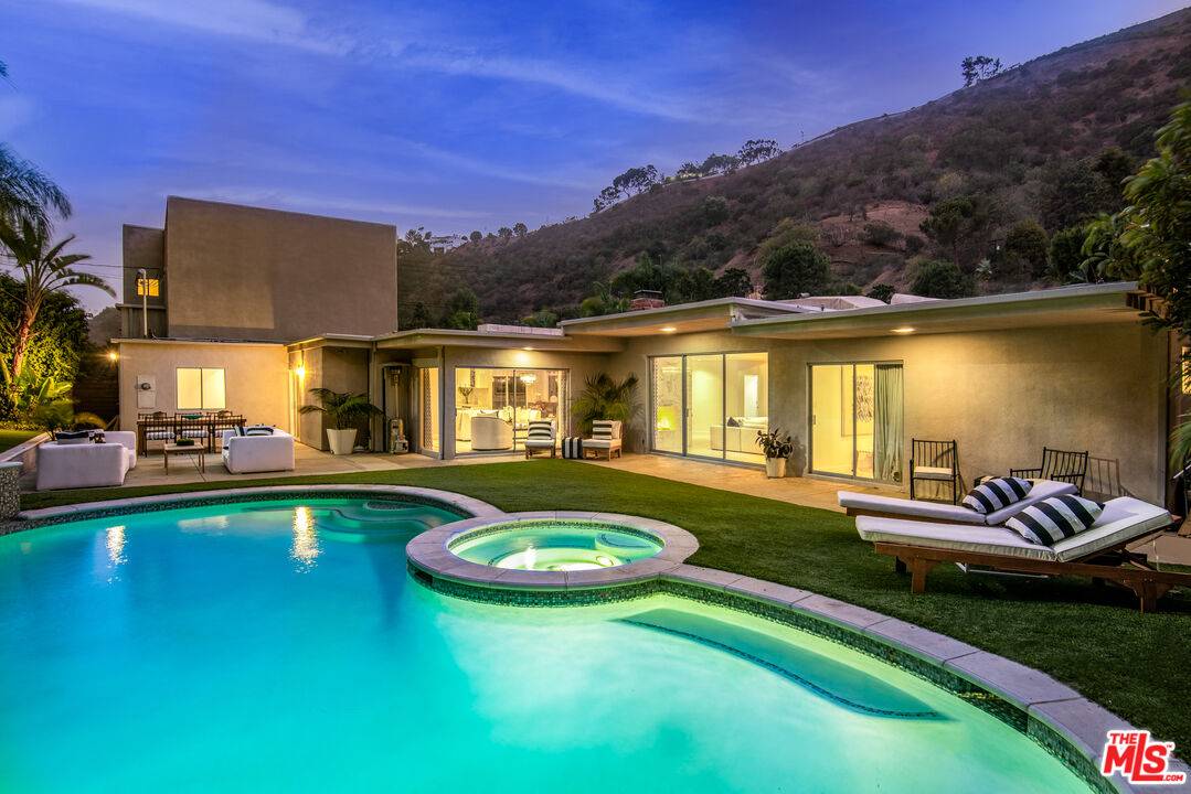 1922 N Beverly Dr 4BR Beverly Hills Post Office | B.H.P.O. La