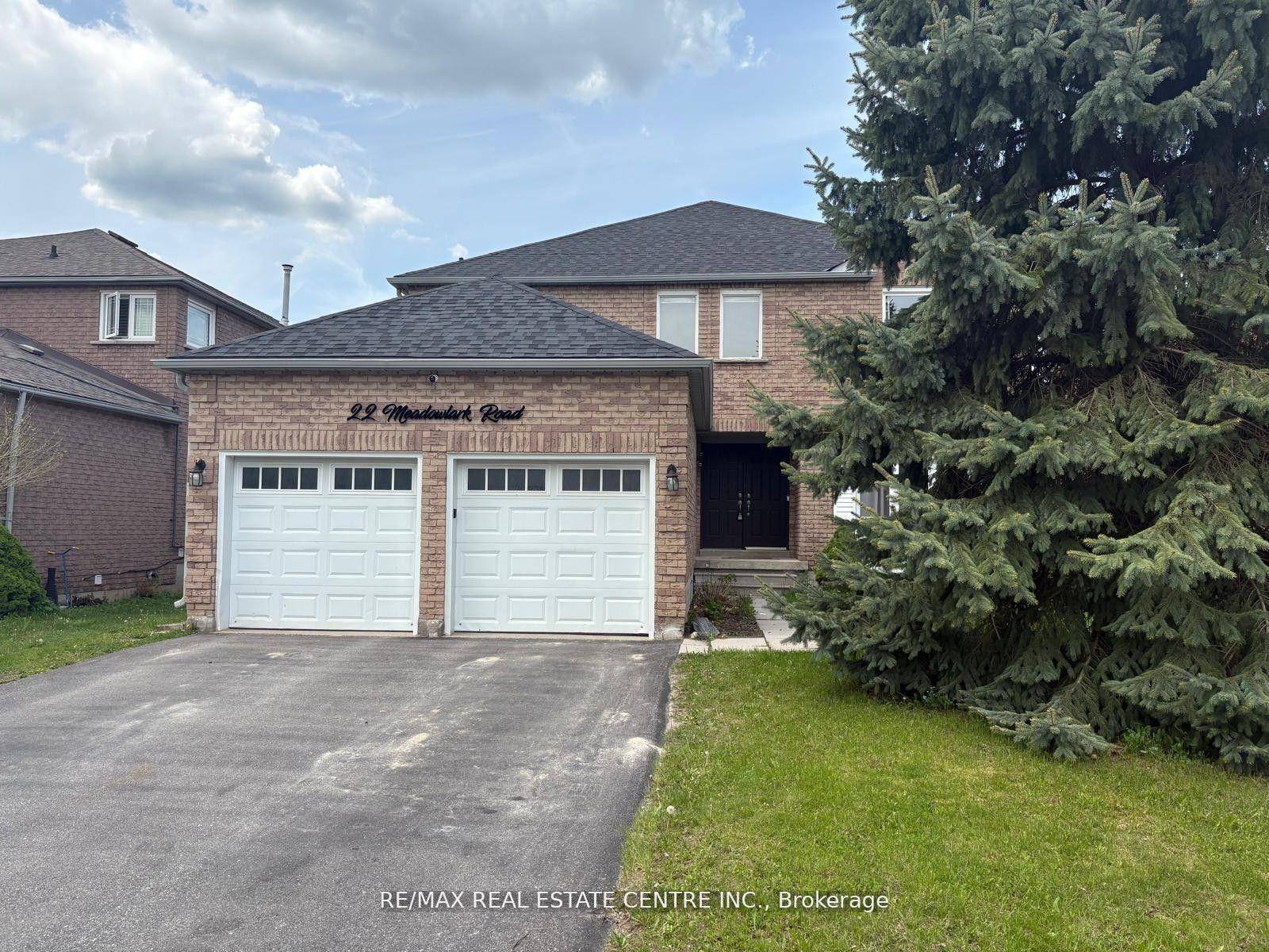 This Beautiful Home Is Located In A Very Desirable Location, Offers Over 4000 SF Of Living Space With 4 4 Bedrooms, 4 Washrooms, Double Garage, Two Kitchen, Beautiful Hardwood Floors ...