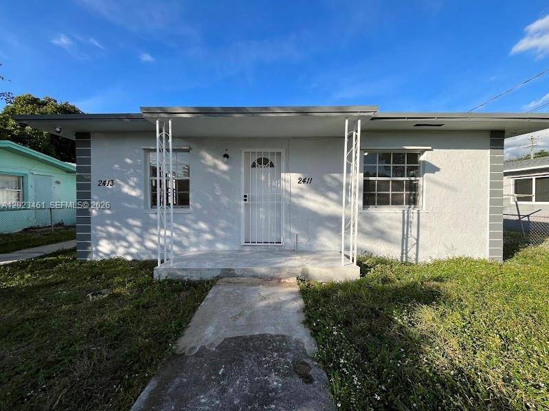 Prime Miami duplex opportunity in a rapidly growing, centrally located area with easy access to major highways, shopping, dining, and everyday conveniences.