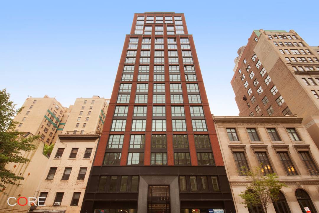 Developed by Naftali Group, with interiors by Rottet Studio, Residence 7C is a quiet, sun filled corner home offering loft like scale and refined finishes in the heart of Gramercy.