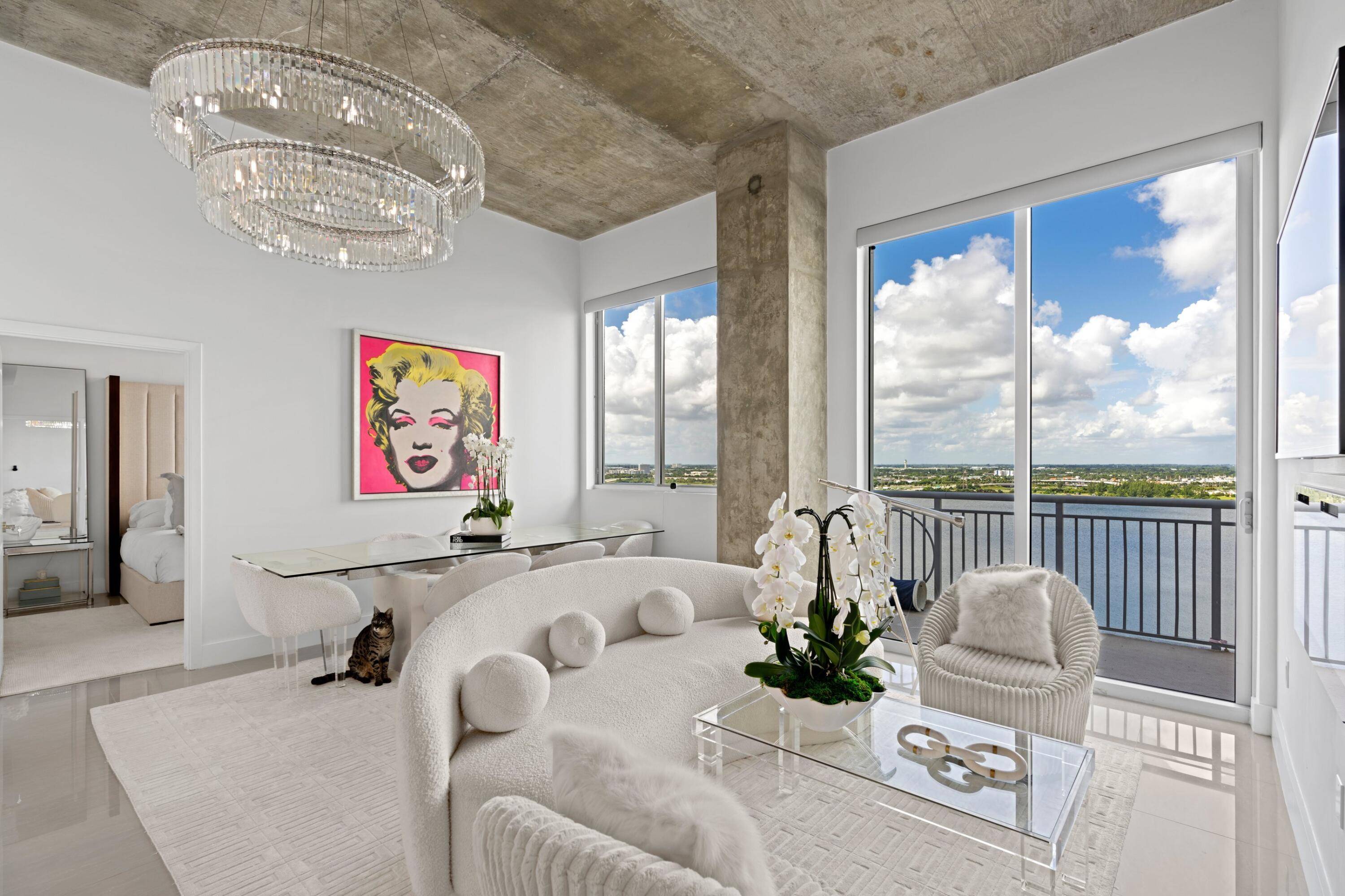 LUXURIOUS 2 2 loft style PENTHOUSE with 12ft concrete ceilings !