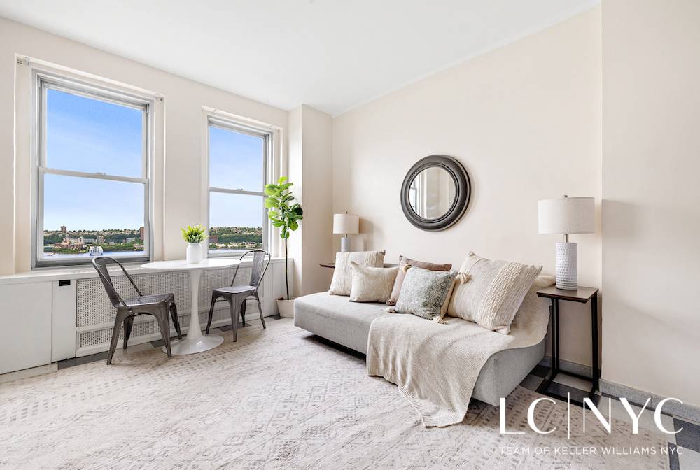 HIGH FLOOR STUDIO, DIRECT RIVER VIEWS !