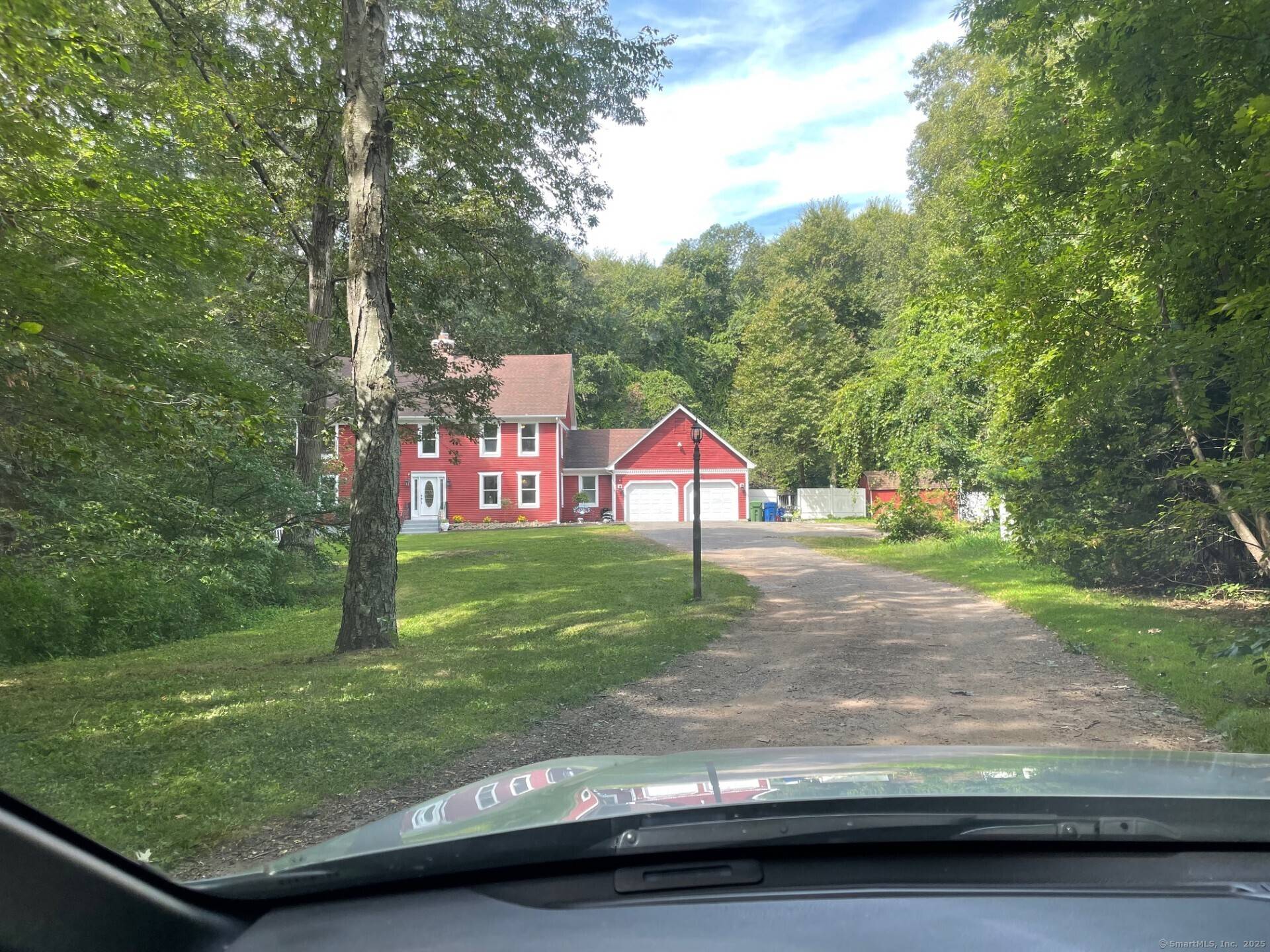 Secluded Country living in Strawberry Hills on 1.