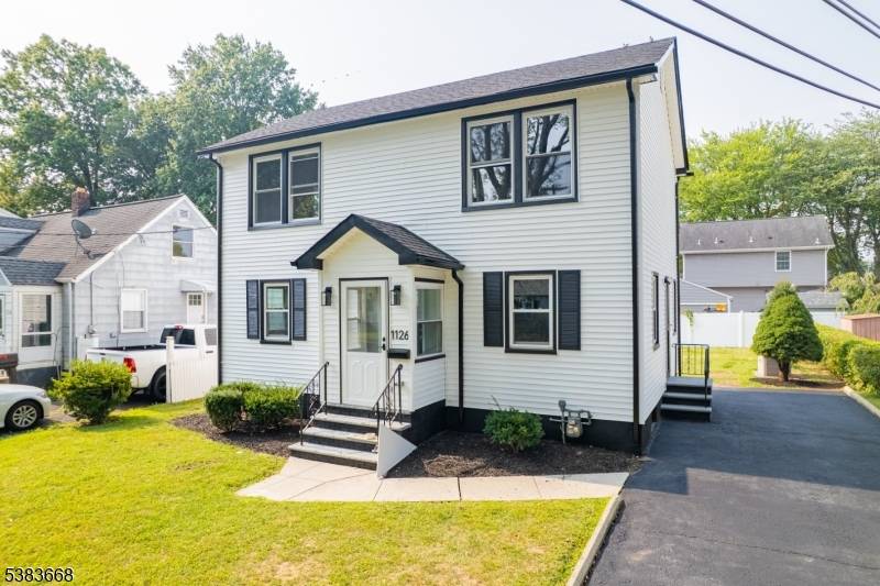 Newly renovated 4 bedrooms and 3 bathroom center hall colonial.