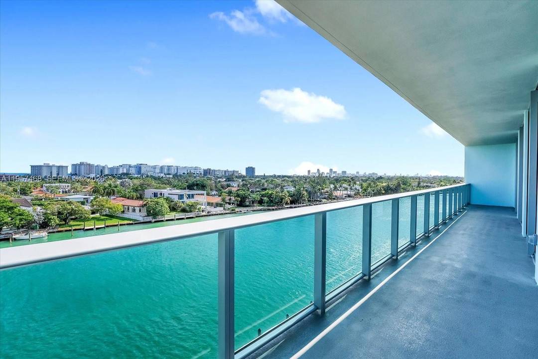 Lower Penthouse at La Baia South is your new luxurious home in the heart of Bal Harbor with dramatic waterfront and skyline views over Bal Harbor and Surfside.