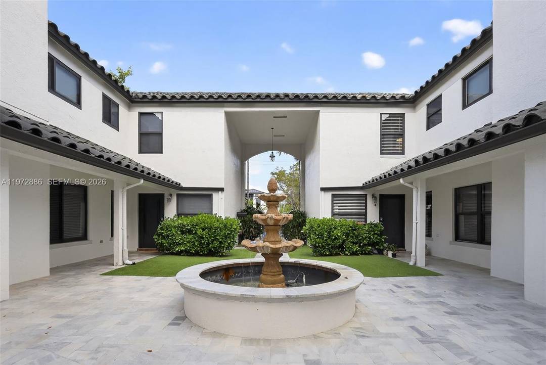 Waterfront Masterpiece in Rio Vista Completely Renovated with Private Dock up to 38' Vessel Experience the pinnacle of Fort Lauderdale living in this exquisitely reimagined 2BR 2BA villa in the ...