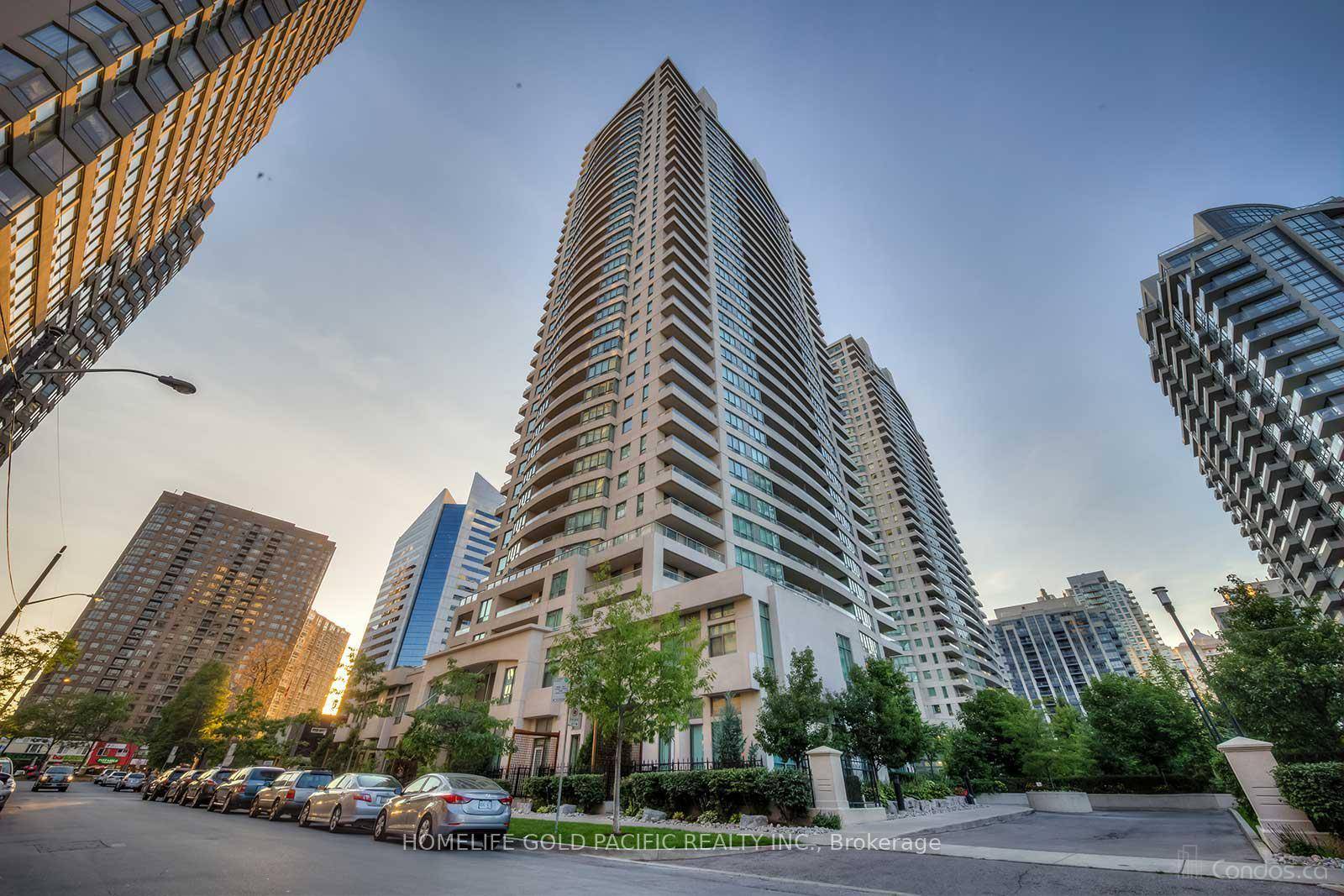 Luxury Condo, All Hardwood Floors In living Room And Bedrooms, Many Upgrades And Tasteful Design, East amp ; South Wiew, 1001 Ft Corner Unit, Two Split Bedrooms With Two Baths, ...