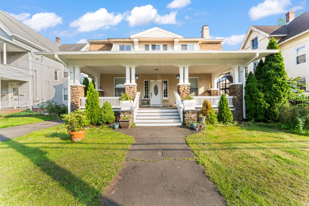 Welcome to 82 Main Street !