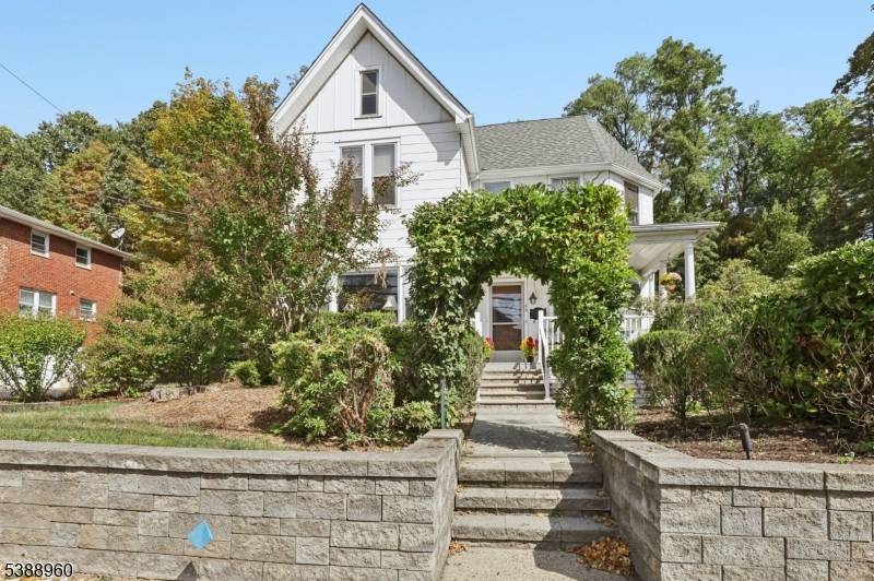 Charming Victorian set on a beautifully landscaped 0.