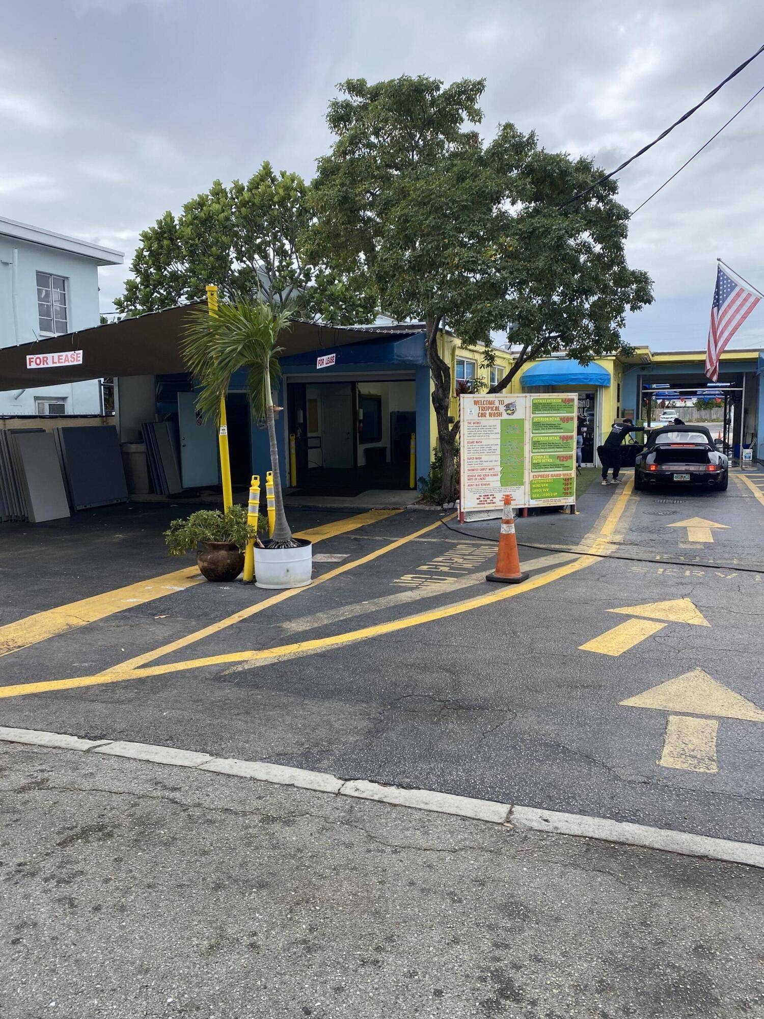 Turn key work shop at busy landmark car wash in business for over 20 years in downtown LWB.