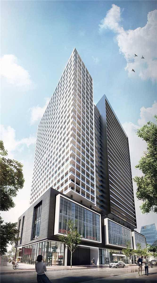 This bright and south facing one bedroom study condo in downtown combines modern living with practical design.