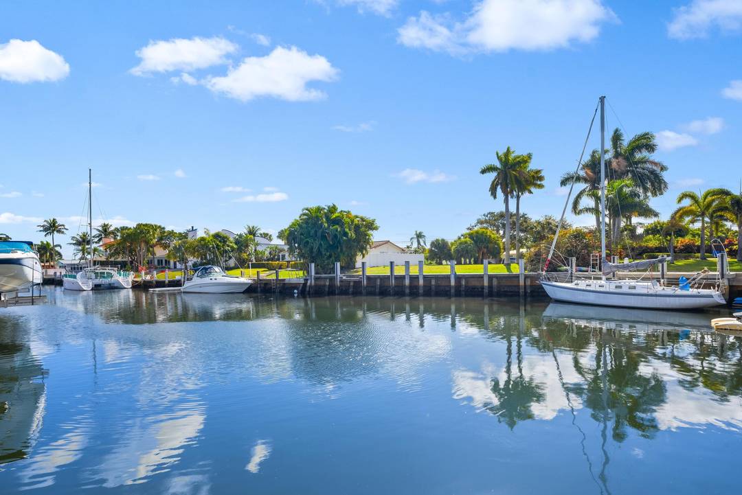 Welcome to your dream home in the highly desirable Hillsboro Harbor neighborhood of Pompano Beach !