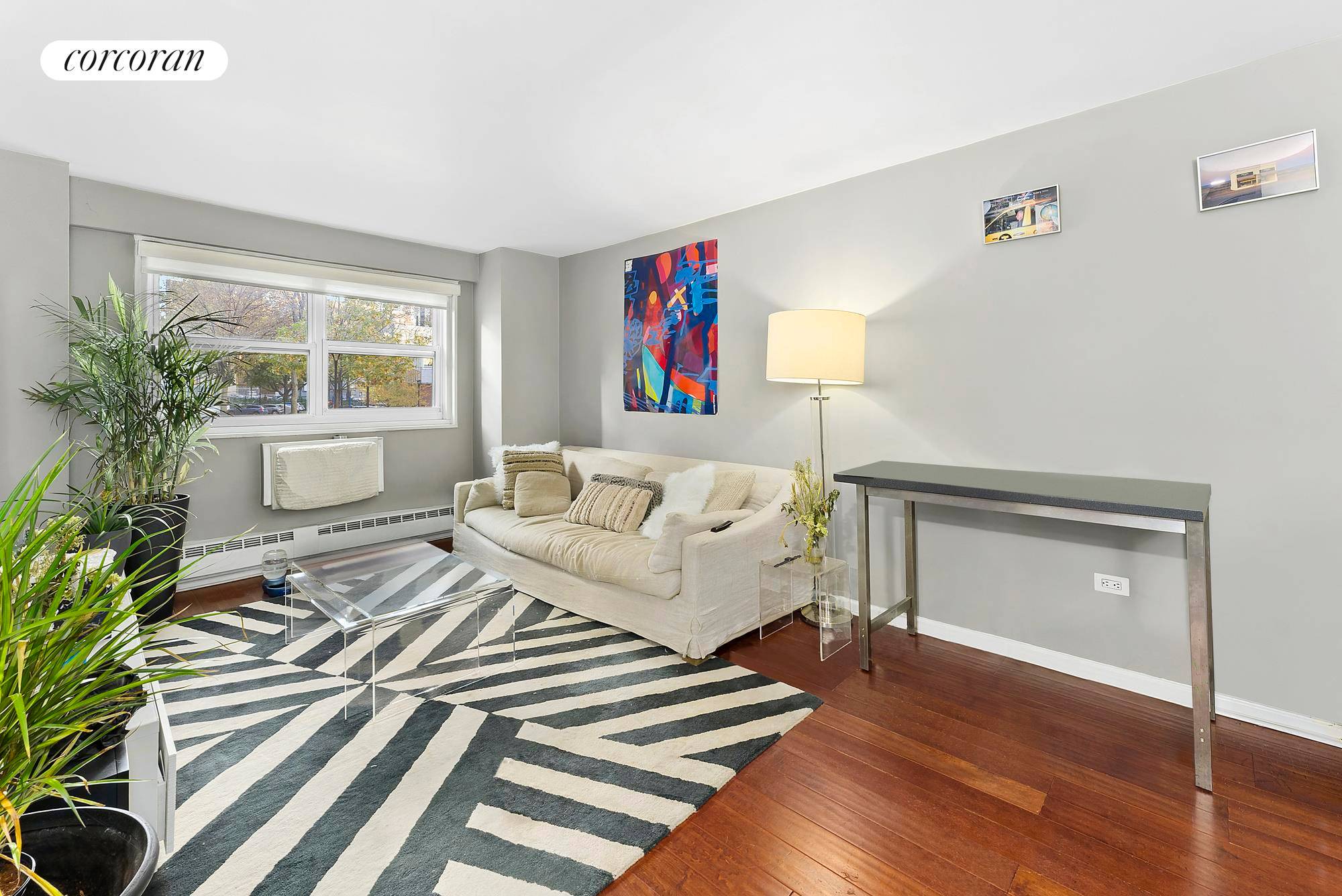 191 Willoughby St 2N is your new home at the intersection of Downtown Brooklyn and Fort Greene.