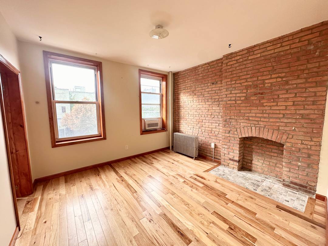 Sun Drenched 2 Bedroom 2 Dens in Columbia Waterfront District !