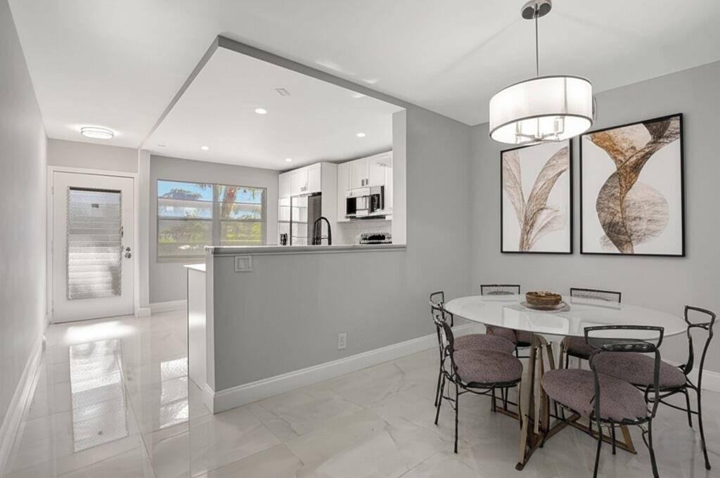 FULLY RENOVATED 2 Bedroom Condo in the Heart of Wynmoor !