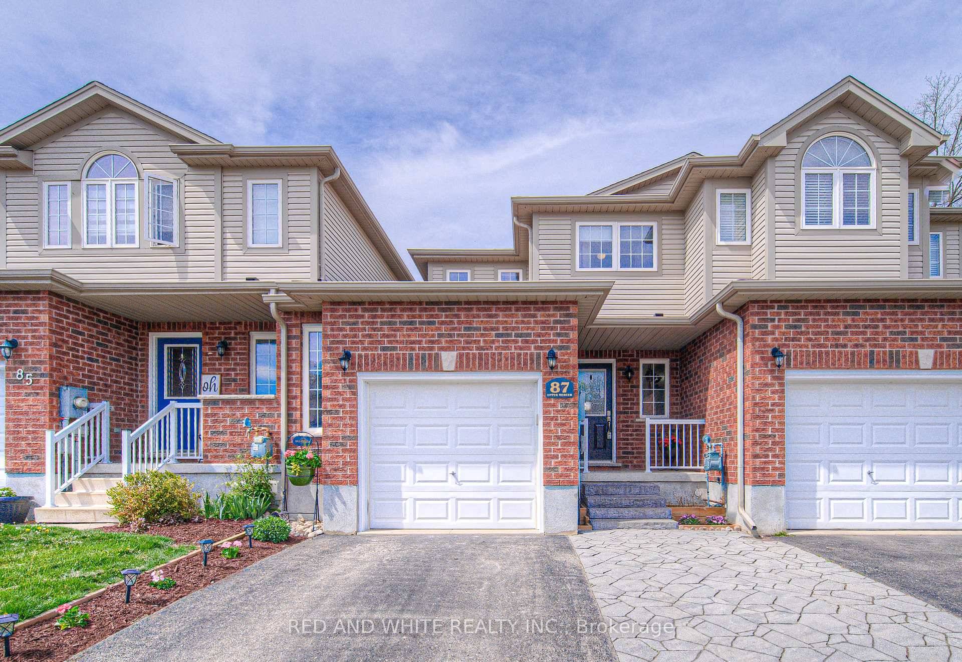PERFECT LOCATION ! GREAT PRINCIPLE RESIDENCE or INVESTMENT OPPORTUNITY !