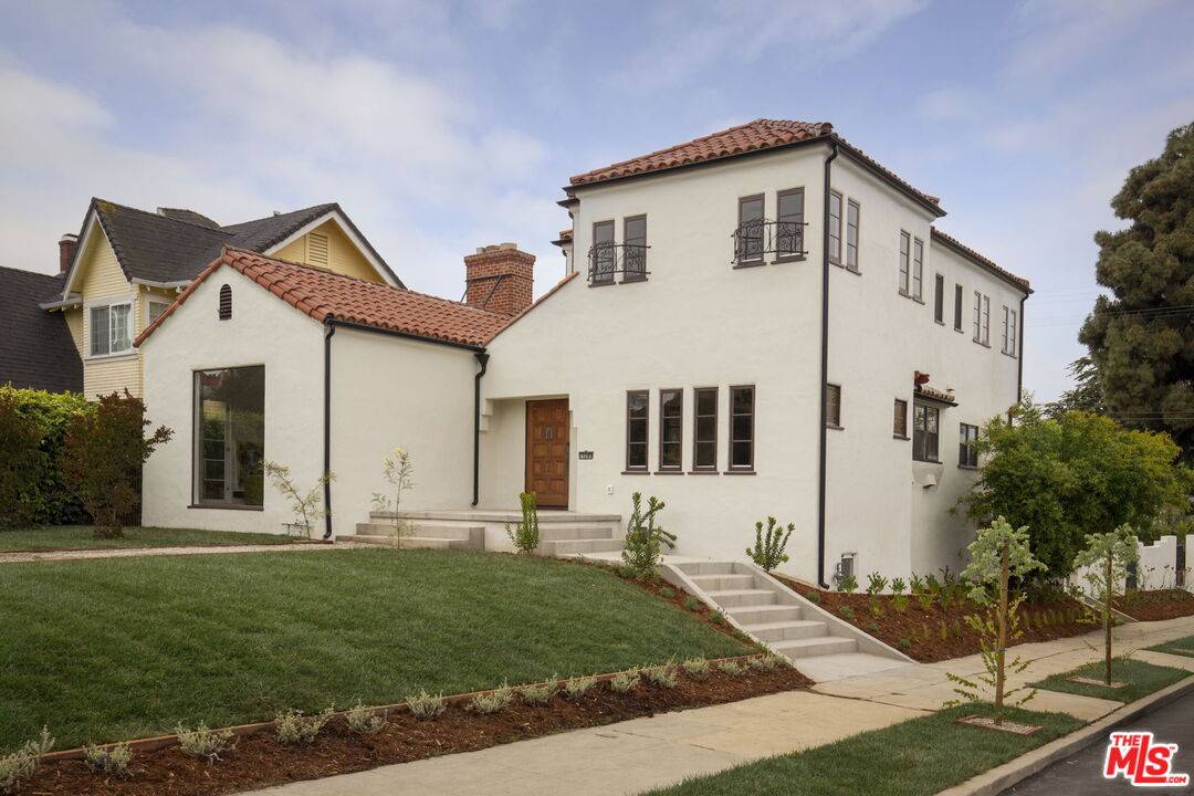1203 S Victoria Ave 3.0 LA