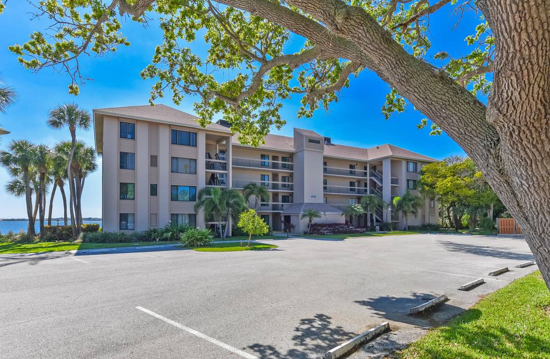 Waterfront condo on Intracoastal of South Hutchinson Island Stuart Jensen Beach area.
