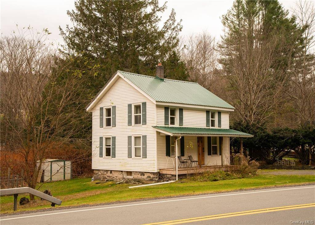 This sweet farmhouse built in 1910 but with many updates throughout is located within walking distance of Livingston Manor's thriving downtown scene.