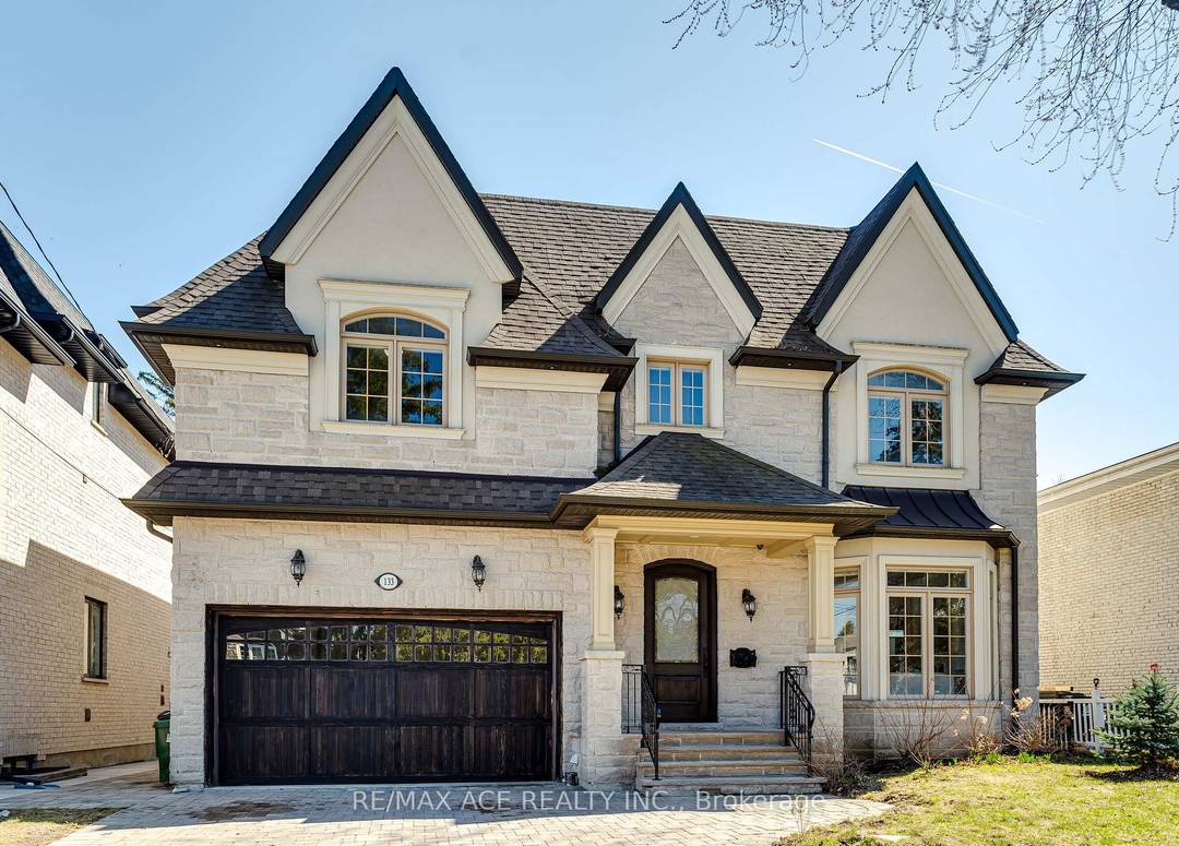 Welcome to this exquisite residence in one of Toronto's most sought after neighborhoods.