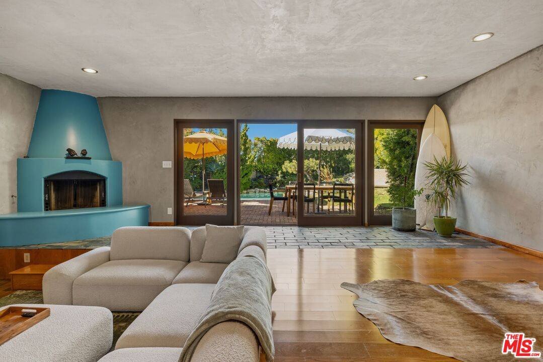 1133   Somera Rd 3BR Bel Air La