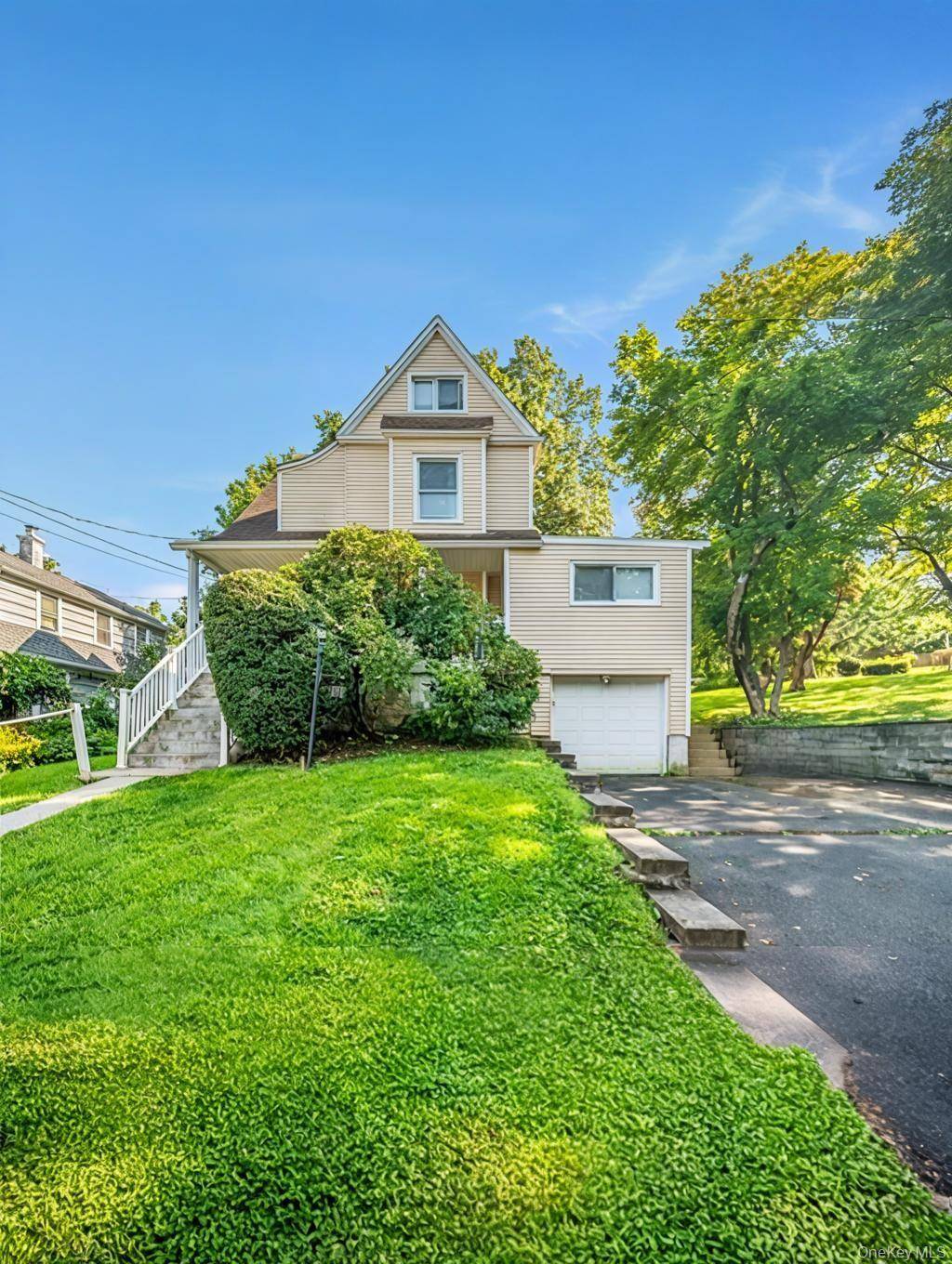 Exceptional property that can be either an enormous single family home or is also zoned for multi family functionality.