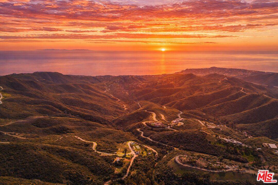 2100 Mcreynolds Road Malibu La